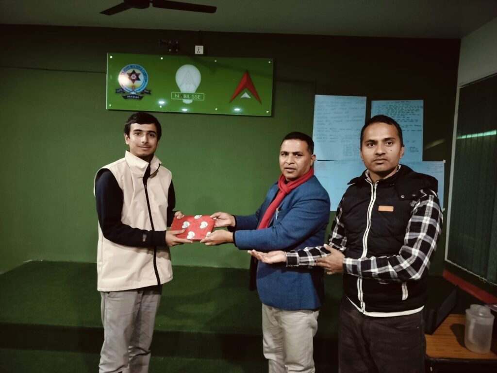 आज उधमशिलता सम्बन्धि तालिमको दोश्रो कोहर्टमा सहभागीहरुलाइ काठमाडौबाट आउनुभएका बिज्ञहरुबाट तालीम दिदै।